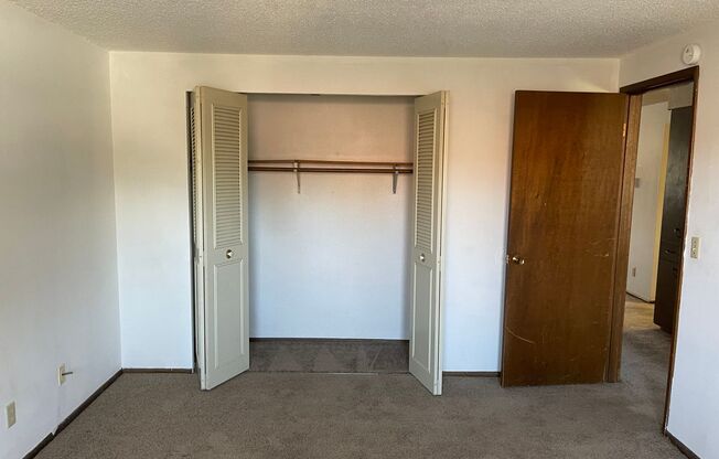 2 beds, 1 bath, 712 sqft, $1,150, Unit 2
