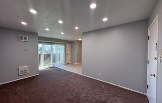 2 beds, 1 bath, $2,300, Unit T301