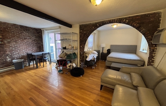 Studio, 1 bath, 700 sqft, $2,495, Unit F