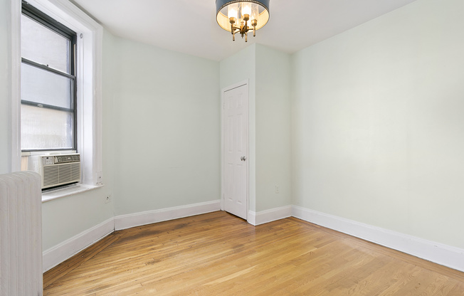 15 Butler Pl 1E