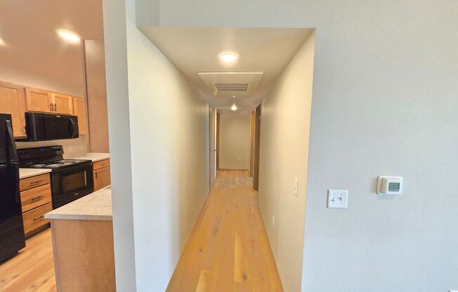 2 beds, 1 bath, 1,090 sqft, $1,230, Unit 3400 304