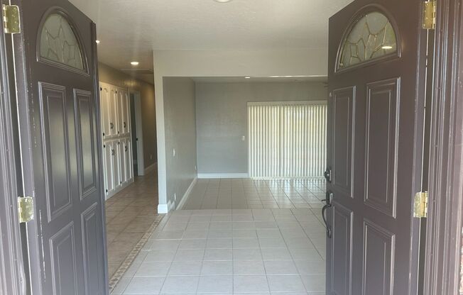 936 W. PROSPERITY AVE - 4 BEDROOM 2 BATH - WEST TULARE