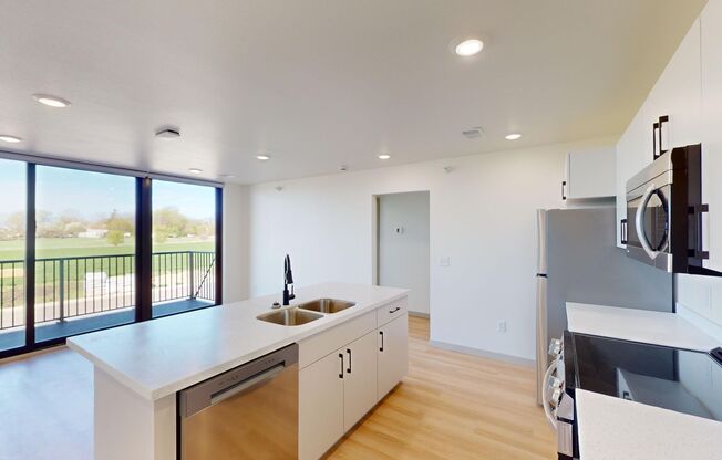 1 bed, 1 bath, 468 sqft, $965, Unit 6013 - 201