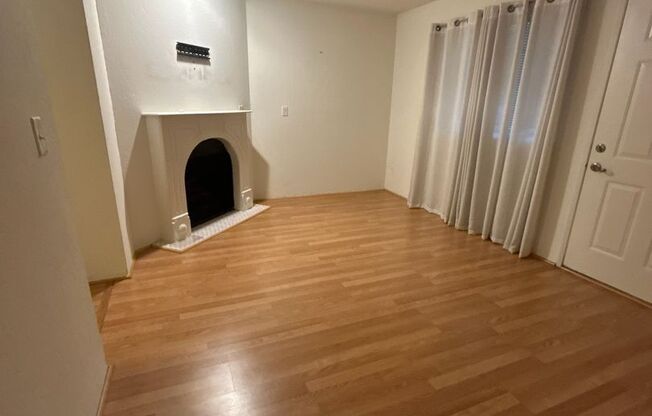 2 beds, 1.5 baths, $2,400, Unit 112