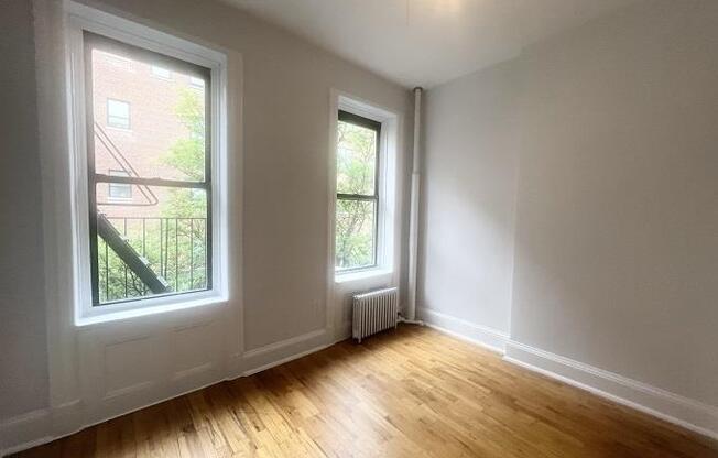 409 W 52 ST