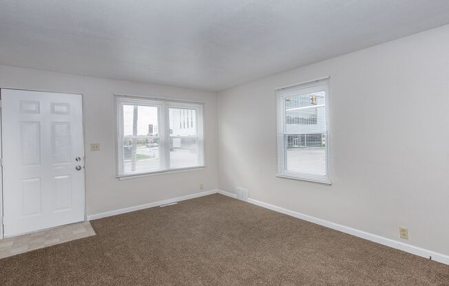 2 beds, 1 bath, 995 sqft, $850, Unit 319