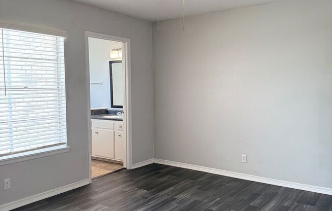 2 beds, 2 baths, 931 sqft, $1,185, Unit 14-1402