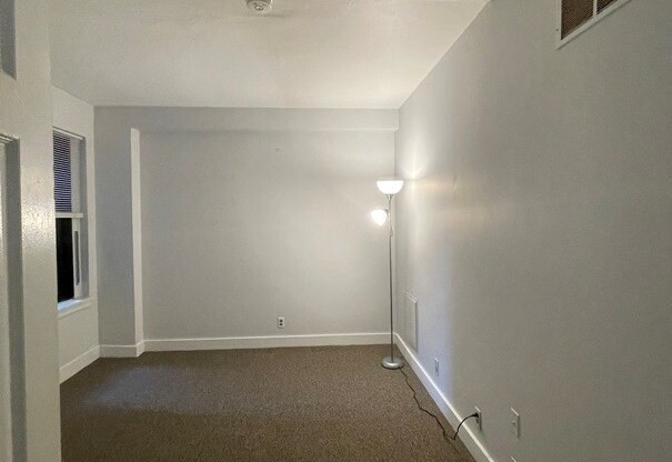 2 beds, 1 bath, 865 sqft, $3,400, Unit 201