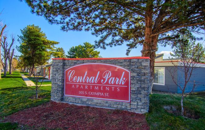 2 beds, 1 bath, 695 sqft, $1,245, Unit 505 O8