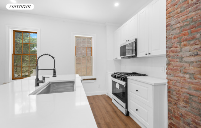 9406 FT HAMILTON PKWY