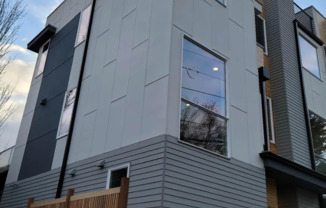 Newer end unit 2 bed 2 bath townhome w/ amazing views