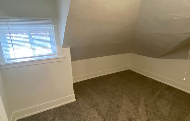 2 beds, 1 bath, 700 sqft, $1,025, Unit C