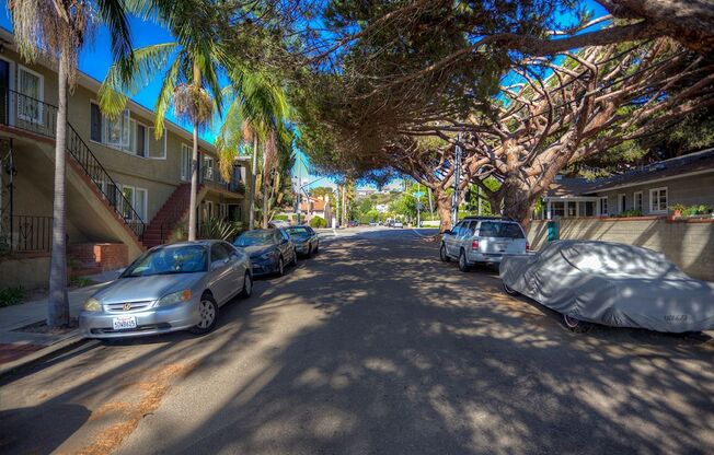 326-340 Palomar Avenue