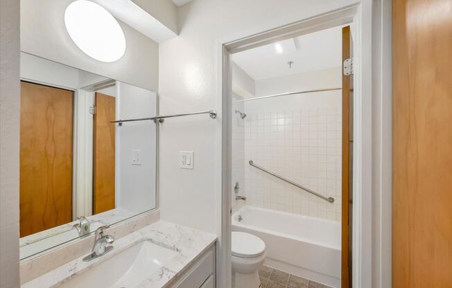 1 bed, 1 bath, $2,950, Unit 207