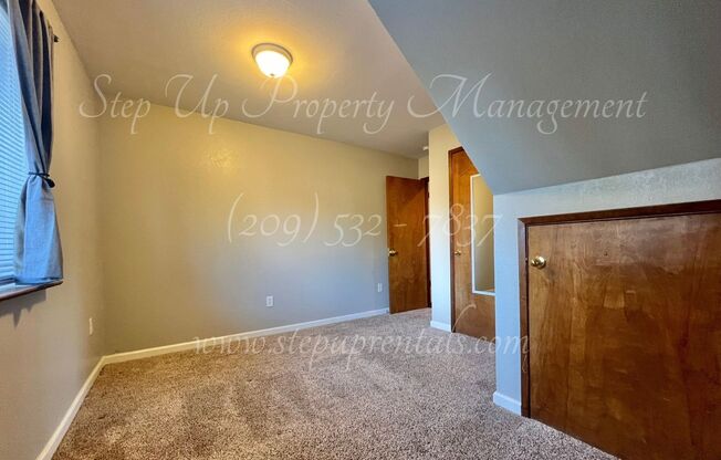 2 beds, 1 bath, 697 sqft, $1,550, Unit B