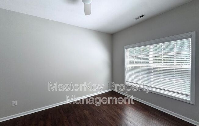 204 STRAYWHITE AVE