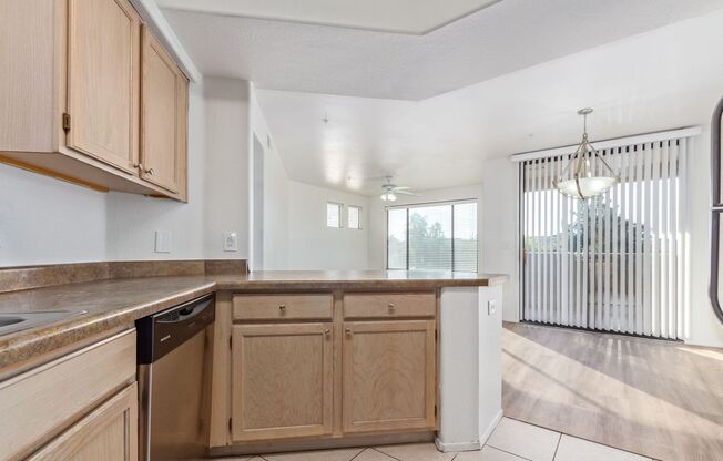 Huge 1 bedroom in Central Phoenix! Close to all major freeways!