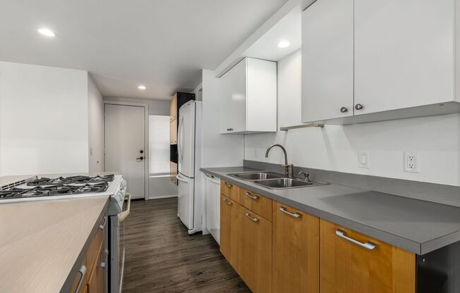 First Month Free - Two Bedroom Townhome in Garfield District!