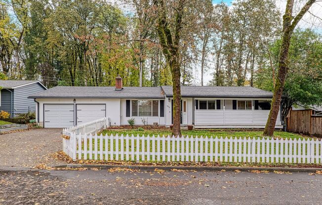 Updated 3Bed/2Bath w/ Bonus Room Plus Lake Oswego Schools!