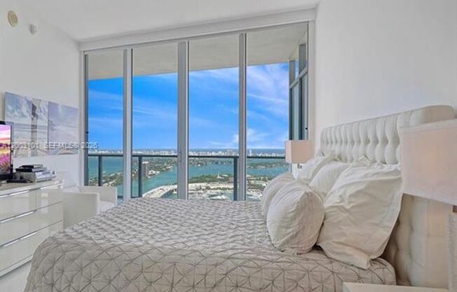 2 beds, 2 baths, 1,498 sqft, $6,500, Unit 1100 Biscayne Blvd # 4803