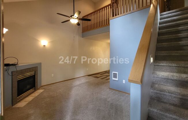 Charming 1 BD | 1.5 BA Townhome - SE Division
