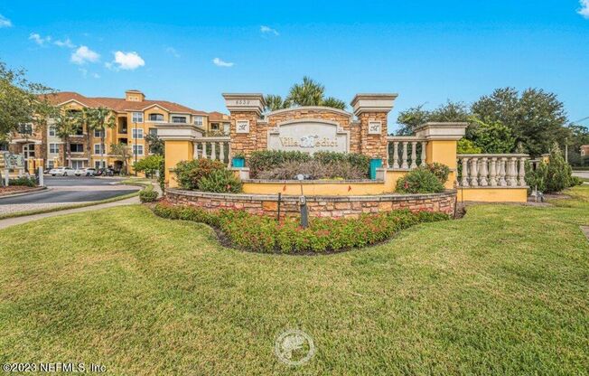 3 beds, 2 baths, $1,950, Unit UNIT 1724