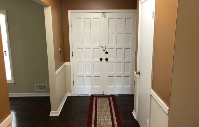 Wonderful Stone Mountain 4 bed 2.5 bath Home on Basement.