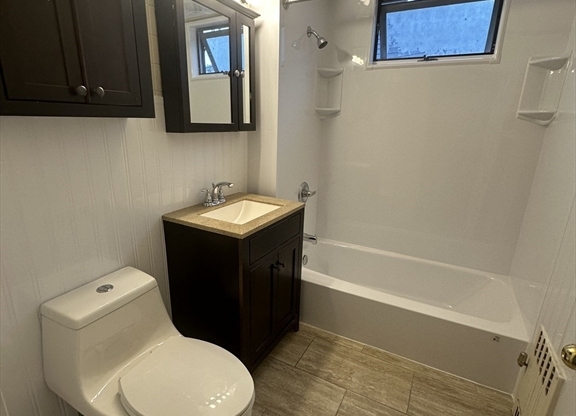 2 beds, 1 bath, $2,350, Unit 1