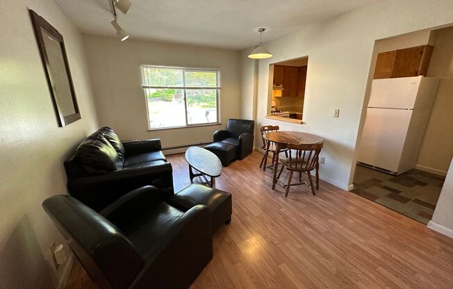 2 beds, 1 bath, $2,260, Unit 1