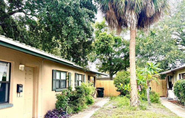 Charming Newly Renovated 2-Bedroom Duplex in Largo, FL