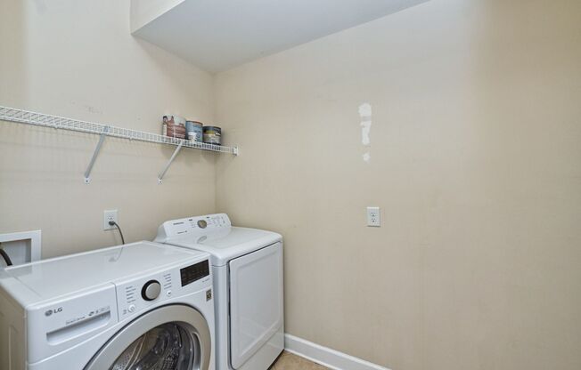 2 beds, 2 baths, $1,725, Unit # 2