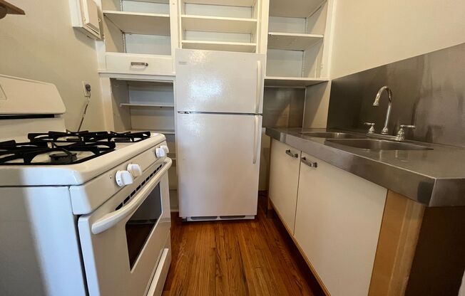 1 bed, 1 bath, 700 sqft, $1,231, Unit 102