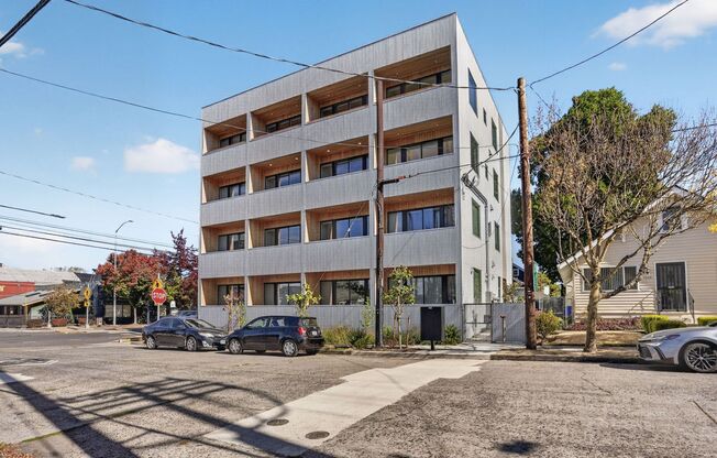 7480 N Delaware Ave - Modern North Portland Living