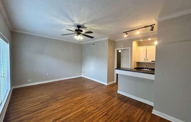1 bed, 1 bath, 550 sqft, $1,195, Unit 220