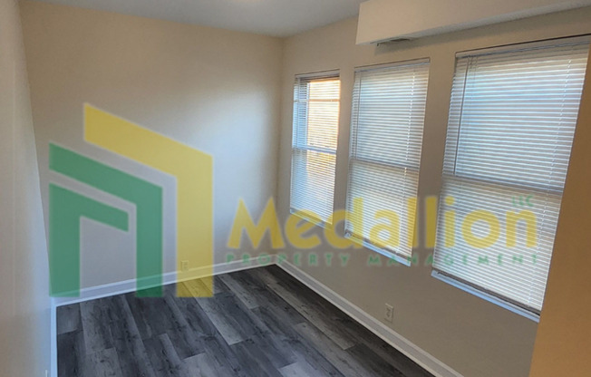 3 beds, 1 bath, $1,500, Unit 8347 South Rhodes Avenue - 2N