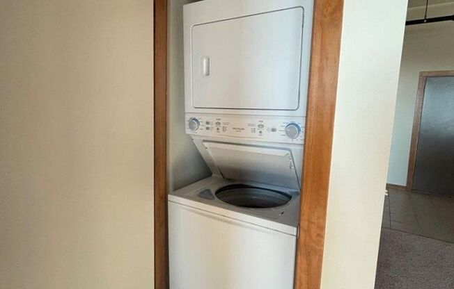 2 beds, 2 baths, 1,025 sqft, $1,700, Unit 304