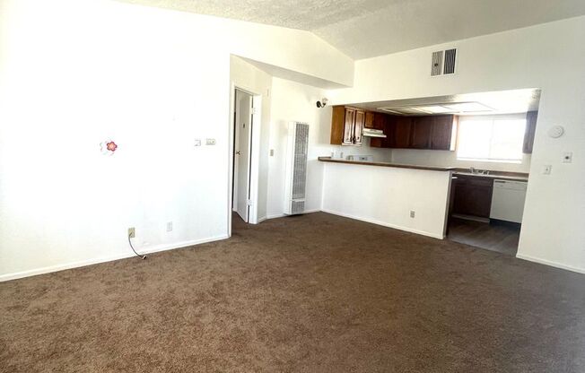 2 beds, 2 baths, 818 sqft, $1,100, Unit Unit B