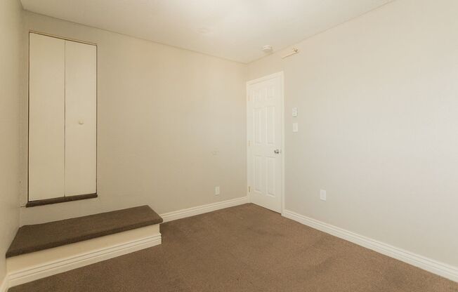 2 beds, 1 bath, 690 sqft, $2,800, Unit 208