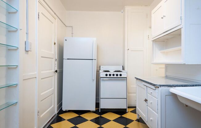 Studio, 1 bath, 432 sqft, $1,549, Unit 022
