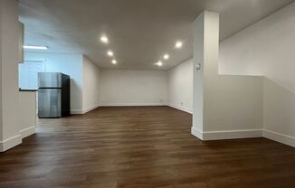 2 beds, 1 bath, 1,049 sqft, $1,170, Unit 5