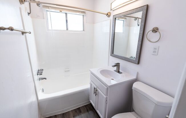 Studio, 1 bath, 625 sqft, $1,498, Unit 06
