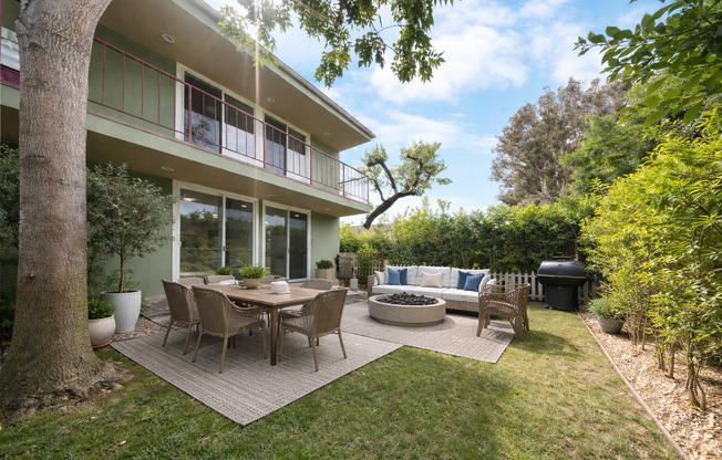 271 E San Antonio Dr.