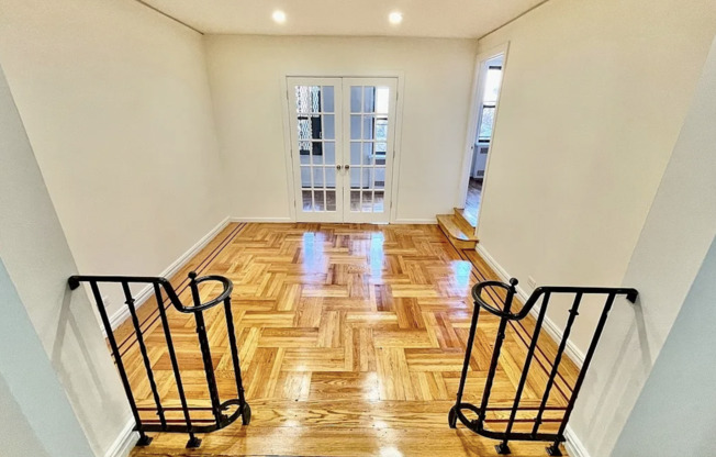 729 W 186 ST