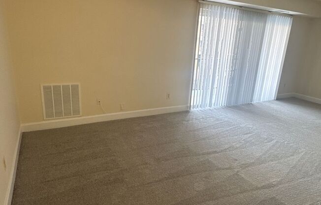 3 beds, 2 baths, 1,300 sqft, $2,100, Unit 3335 #202