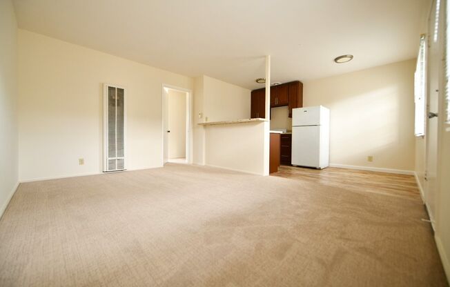 1p691 - 1896 Alcatraz Ave.