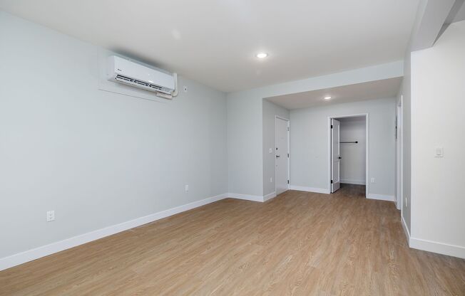 2 beds, 2 baths, 895 sqft, $2,698, Unit 100