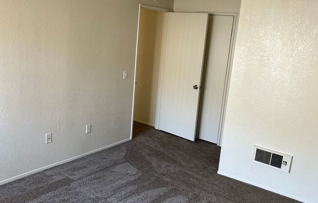 2 beds, 2 baths, 900 sqft, $2,200, Unit 52