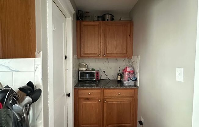 1 bed, 1 bath, $1,000, Unit 1A