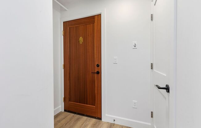 2 beds, 1 bath, 930 sqft, $2,395, Unit 03