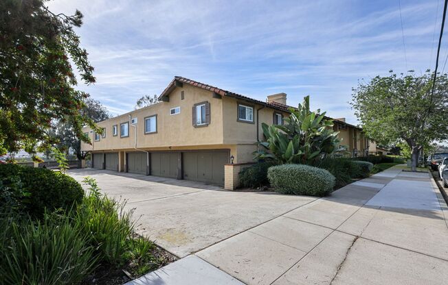 La Paloma - 8171 Vincetta Drive La Mesa, CA 91942